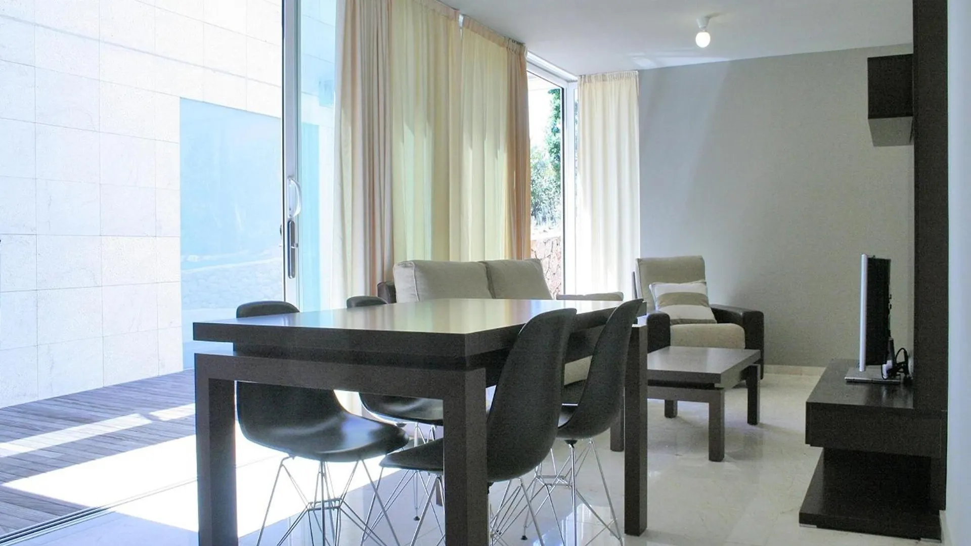 Apartment Facing The Pool L' Escala
